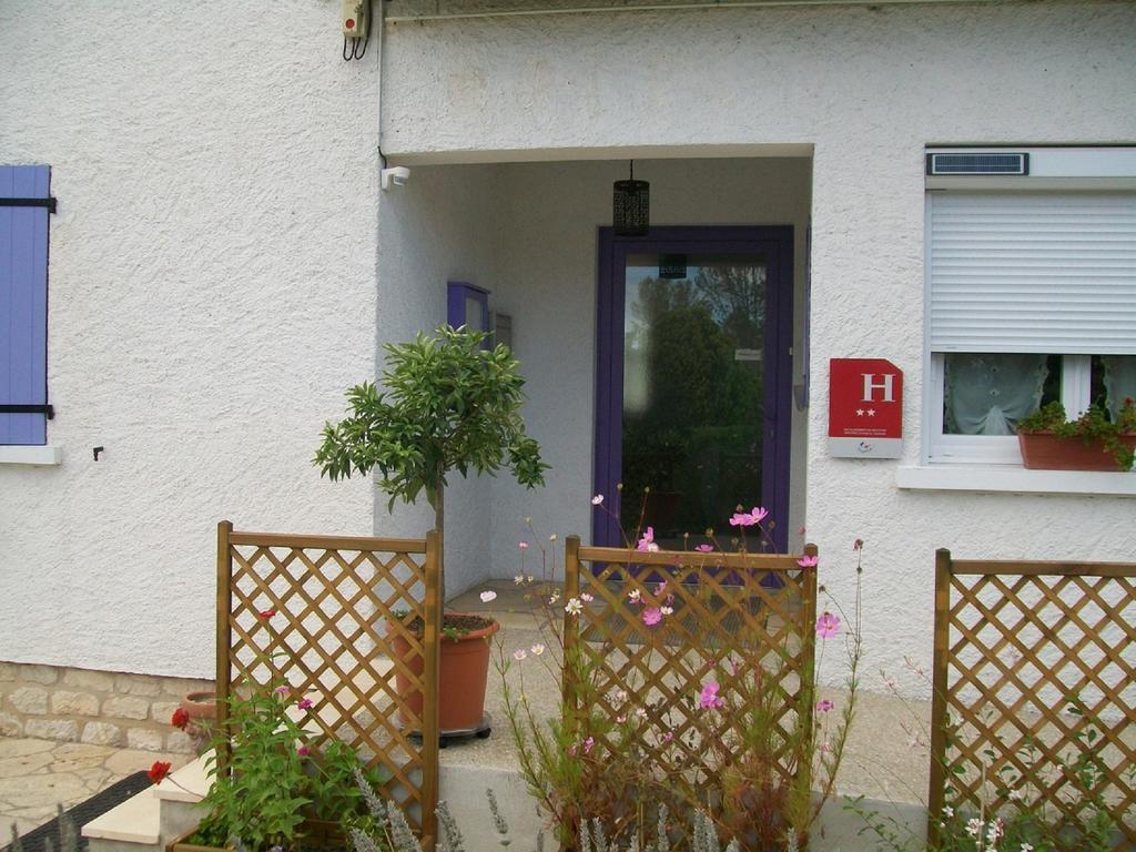 Au Charme Du Levat Hotel
