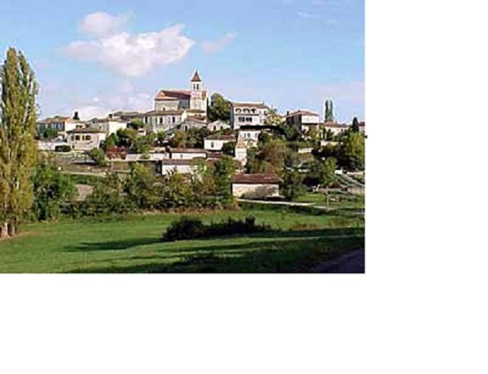 Au Charme Du Levat